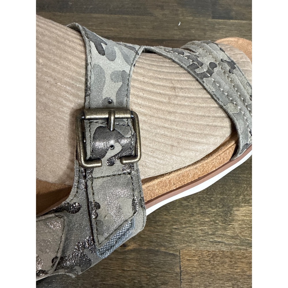 Clarks Collection Womens Grey Camo Metallic Strappy Cork Wedge Sandals 11W NWT - Picture 8 of 11